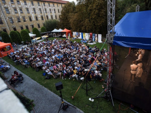 VÍKEND PODLE DRBNY: Olomoucké (nejen) shakespearovské léto vyplní vaše večery a na Litovelském Otvíráku si užijete skvělou hudbu