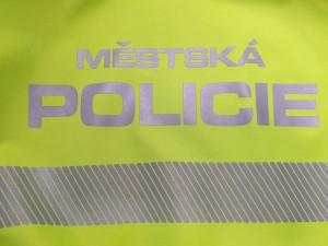 Seniorka zavolala policii, protože si myslela, že jí někdo vykradl byt. Podle strážníků měla vidiny