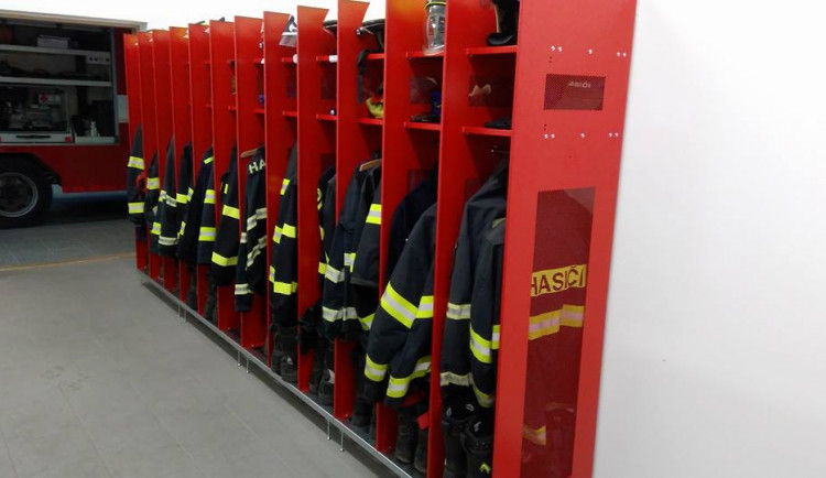 Klub seniorů spustil alarm v hasičské zbrojnici v Chomoutově