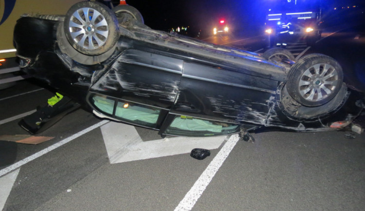 Opilý řidič nezvládl řízení a havaroval. Na místě přišel o řidičák