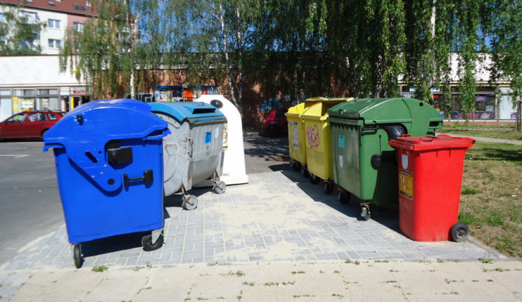 Přerov modernizuje odpadový systém. Pořídí nádoby na pět složek separovaného odpadu