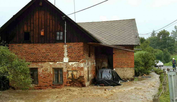 Olomoucký kraj zasáhly silné srážky, hasiči zasahovali na několika místech