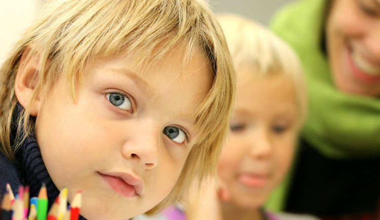 Prvňáčků by mělo být letos ve školách v kraji více