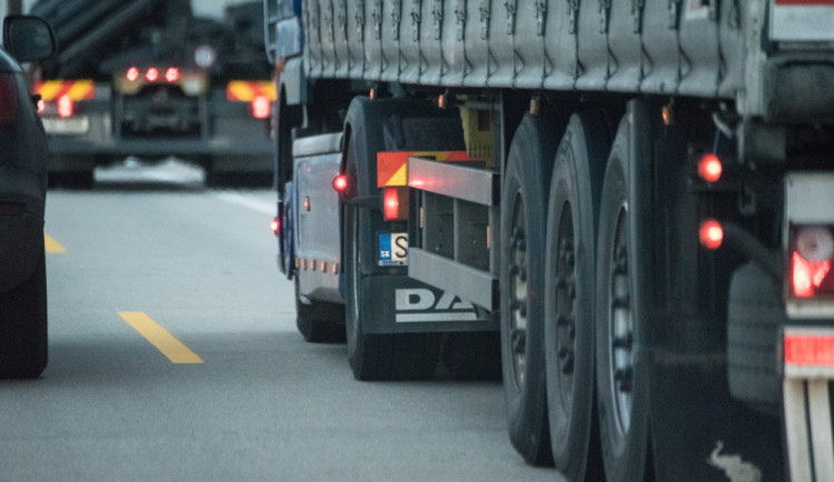 Olomoucký kraj uvažuje o instalaci vah na silnicích druhé třídy, demolují je kamiony