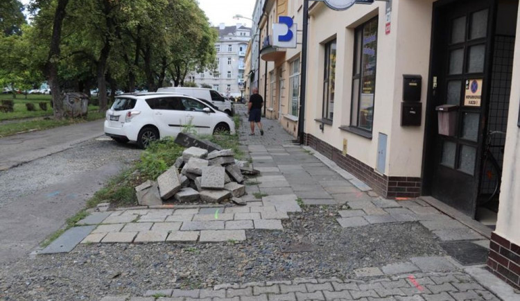 Na náměstí Svobody v Přerově se budou opravovat chodníky do poloviny prosince