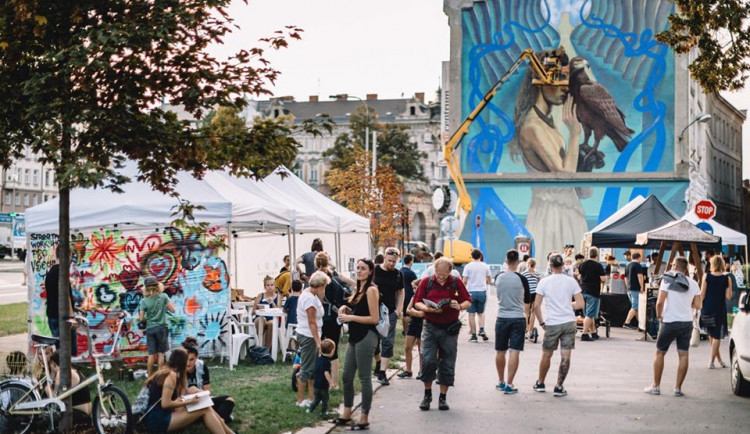 PROGRAM: V rámci olomouckého Street Art Festivalu vytvoří umělci mural na sedmnáctimetrovou budovu