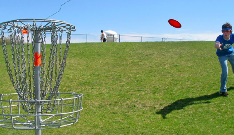 V biokoridoru Hloučela bude vybudováno hřiště pro discgolf