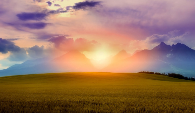 POČASÍ NA NEDĚLI: Ráno nás místy čekají mlhy, bude jasno až polojasno