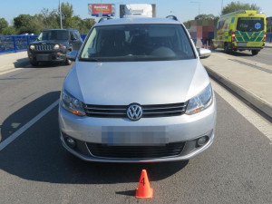 V ulici Velkomoravská došlo k dopravní nehodě čtyř aut. Dva řidiči utrpěli zranění