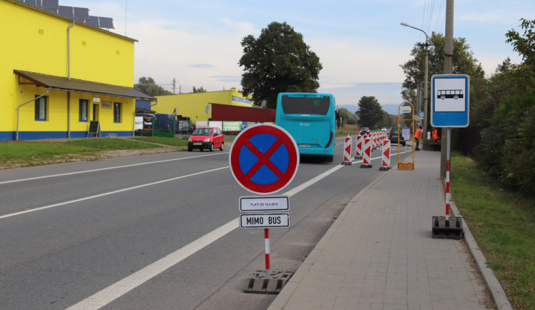V Přerově se staví pět bezpečnějších autobusových zastávek. Práce budou dokončeny do konce roku