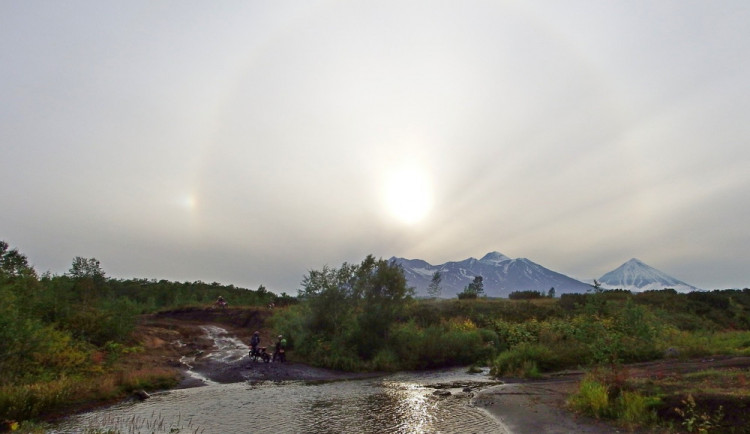 POČASÍ NA STŘEDU: Bude jasno až polojasno, místy zaprší a povane mírný vítr