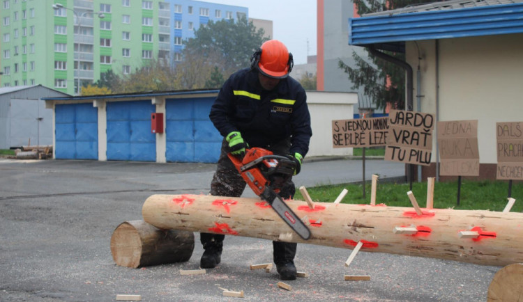 Soutěž Hanácké pilař prověří dovednosti hasičů s motorovou pilou ve čtyřech disciplínách