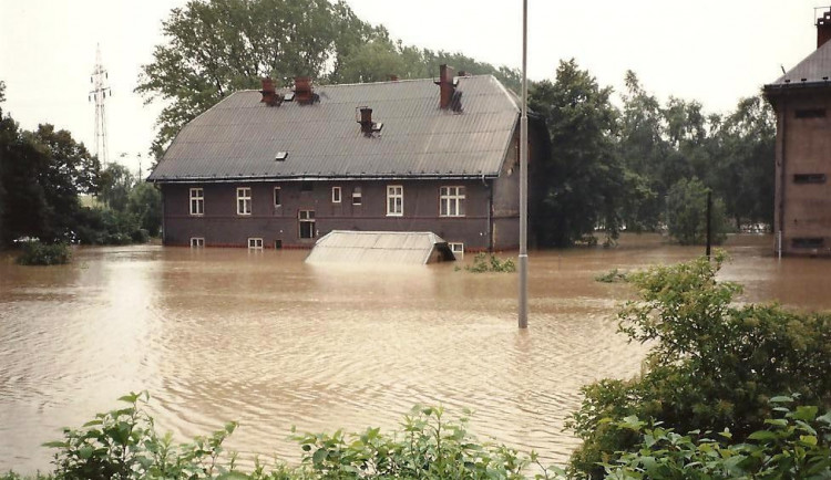 Troubky na Přerovsku odstranily jednu z nepovolených hrází, obec by neuchránila