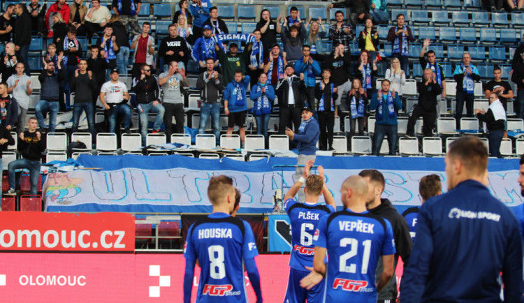 FOTOGALERIE: Sigma nevyužila oslabení Slovácka, které dohrávalo v deseti, remizovala 2:2