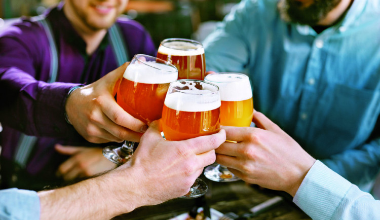 Ležák Keprník z prvního chmele míří do hospod. První půllitry naplní už příští týden