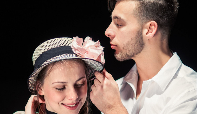 RECENZE: Jak je důležité míti Filipa je povedená komedie plná nadsázky a sebeparodování