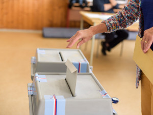 V nových volbách v Huzové budou o zastupitelská křesla opět usilovat lidé ze třech kandidátek