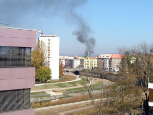 AKTUÁLNĚ: V Olomouci hoří chata. U požáru zasahují tři jednotky hasičů