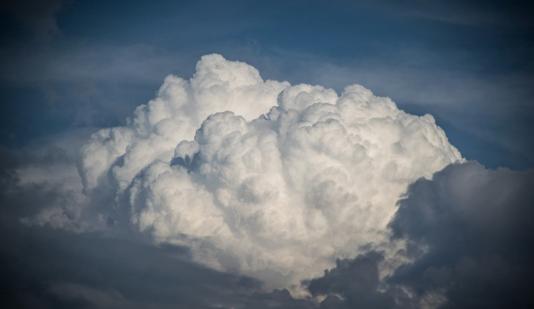 POČASÍ NA PÁTEK: Přes den bude oblačno až polojasno, teploty dosáhnou až 20 stupňů Celsia