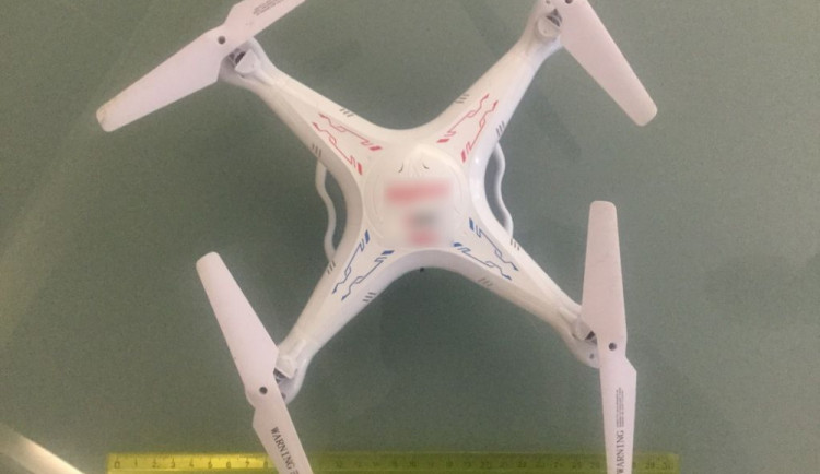Kluk létal s dronem nad Šantovkou. Je podezřelý z překročení zákona o civilním letectví
