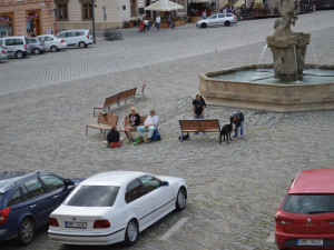Olomouc chce opět zakázat pití alkoholu na Horním i Dolním náměstí