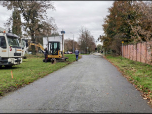 Cyklostezku v ulici U Sportovní haly osvětlí lampy