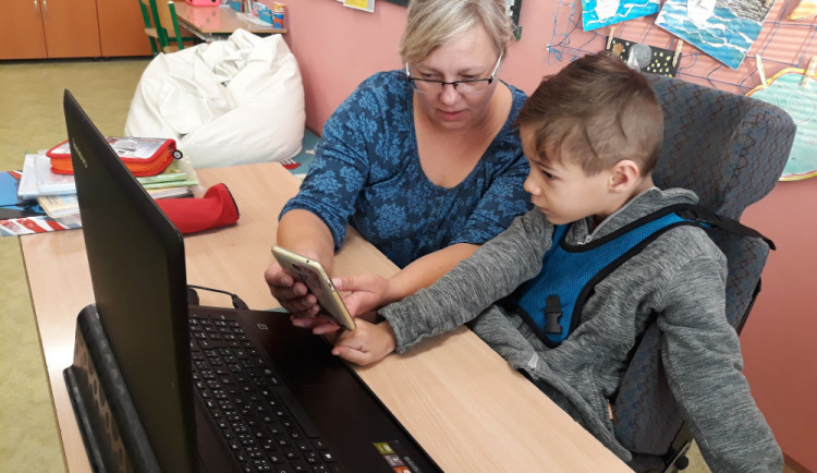 PŘÍBĚHY RANÉ PÉČE: Honzík je důkaz, že i dítě s mozkovou obrnou může chodit do běžné základní školy
