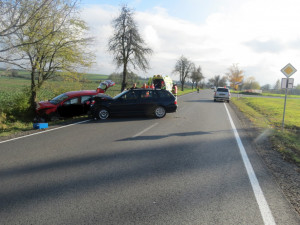 Mladá řidička jela příliš rychle a narazila do auta před sebou