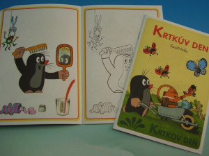 Senior chtěl v Kauflandu ukrást omalovánky s krtečkem. Místo Krtkova dne odešel s pokutou od strážníků