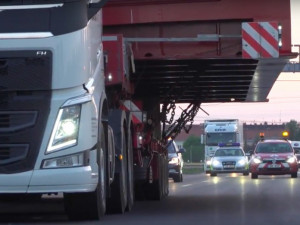 Z Přerova vyjel ráno nadměrný náklad, přeruší dodávky elektřiny