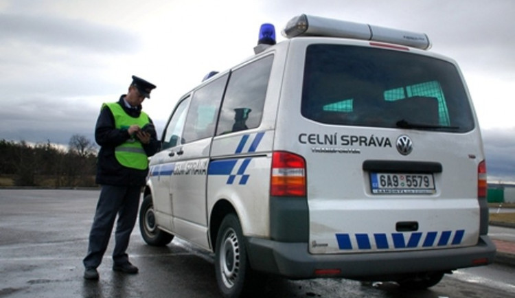 Celníci na Olomoucku zajistili líh bez prokazatelného původu