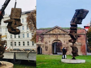 FOTO: Palachovo náměstí v Olomouci nově zdobí socha s názvem Revoluce