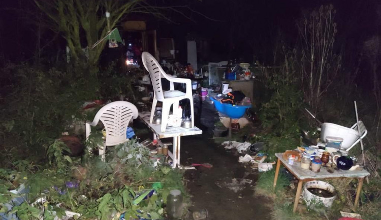 Opilá žena zavolala policii kvůli noži na stole, nebyla schopná ani dechové zkoušky