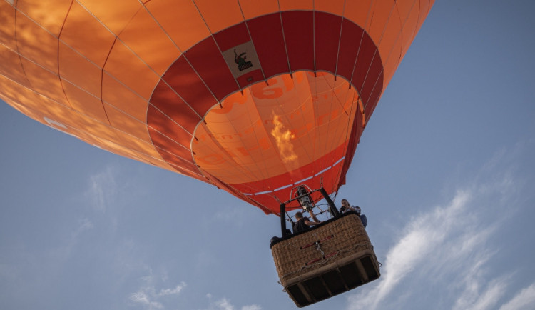 Dopisy dětí Ježíškovi nesl do nebe horkovzdušný balón. Všechny byly doručeny