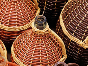 Zloděj se vloupal do dílny. Ukradl domácí slivovici, svářečku a další nářadí