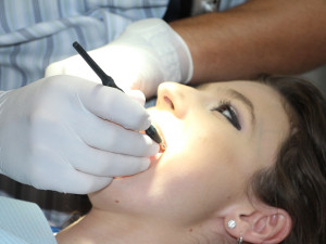 Fakultce došla trpělivost, zpřísní kritéria pro ošetření na zubní pohotovosti