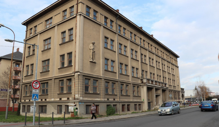 Z armádního domu v Přerově bude polyfunkční objekt s obchody, byty a parkovací plochou