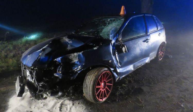 Žena dostala smyk a nabourala. Při ranní nehodě na Prostějovsku se zranili tři lidé