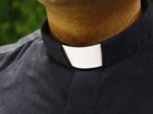 Policie prověřuje výpověď ministranta, kterého měl jako šestnáctiletého zneužít kněz