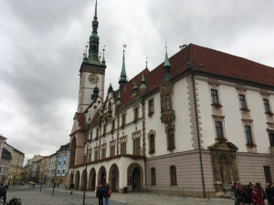 Olomouc koupí parní stroj na hubení plevele a čištění grafitti