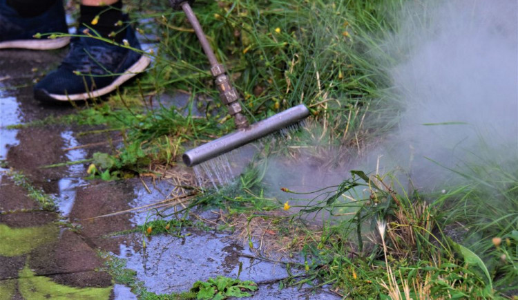 Olomouc bude hubit plevel šetrněji k přírodě, pořídí parní stroj