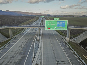Dnes se otevírá nový úsek dálnice D1 mezi Přerovem a Lipníkem nad Bečvou