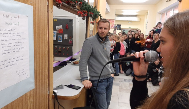 Základka v Jeseníku má od dnešního dne nový bufet