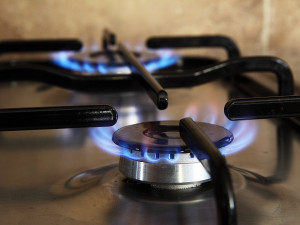 Podvodníci lidem v domech zastavovali plyn, pak je nutili podepsat nevýhodné smlouvy