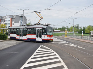 AKTUÁLNĚ: V Neředíně srazila tramvaj člověka