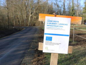Turistická cesta k Lovecké chatě je znovu otevřená, proměnila se v asfaltku