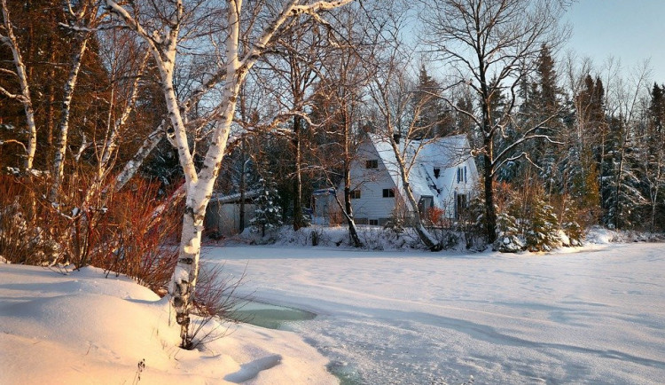 Začíná astronomická zima, dny se budou prodlužovat