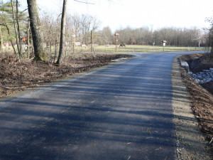 FOTO: Na Loveckou chatu už vede nová asfaltka