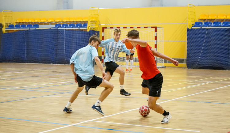 Během víkendu probíhá tradiční fotbalový turnaj Winter- Cup, tentokrát v olomoucké Čajkaréně