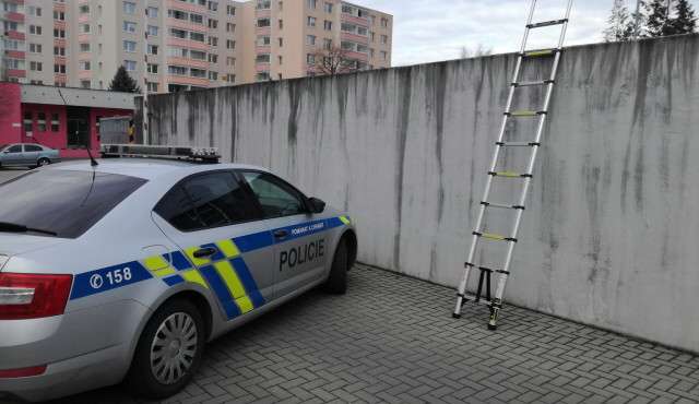 V přerovské ubytovně hořelo. Bylo evakuováno čtrnáct osob včetně několika dětí